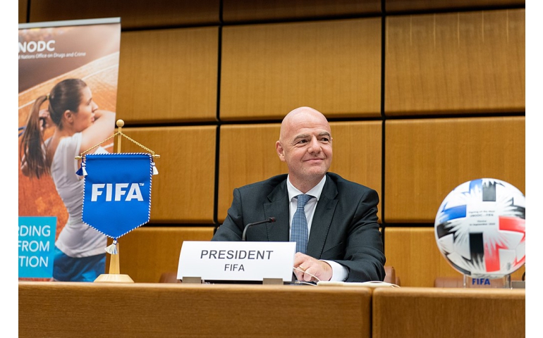 FIFA-гийн ерөнхийлөгч дайныг түр зогсоох хүсэлт тавив