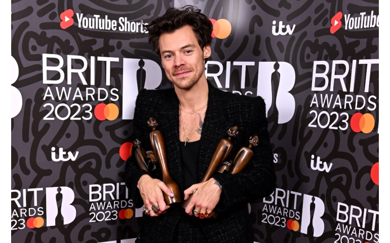Харри Стайлс “Brit Awards”-ийн дөрвөн төрөлд тэргүүлэв