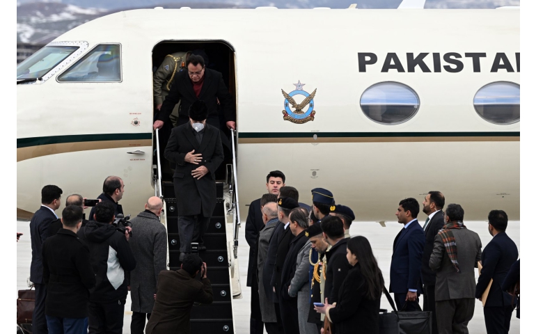 Пакистаны ерөнхий сайд Туркт айлчилж, тусламжийн сан байгуулахаар болов